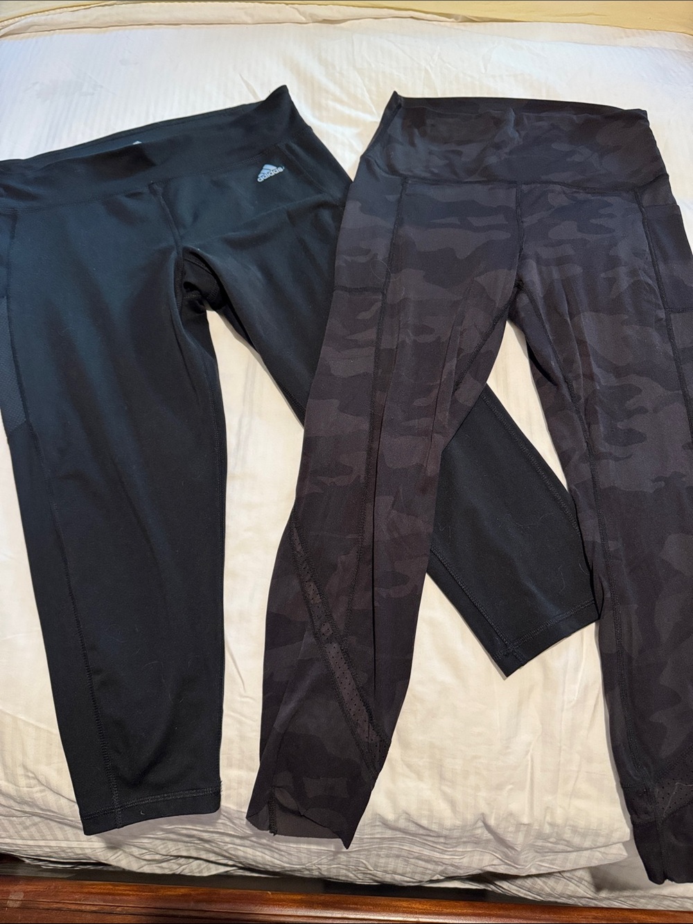 adidas women’s Black & members mark Charcoal Camo Athletic Leggings Duo L